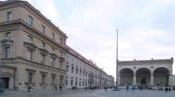 Residenz vom Odeonsplatz aus gesehen