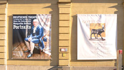 Riesenplakat am Odeonsplatz